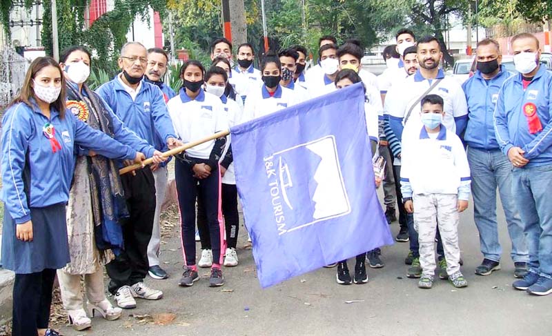 Joint Director Tourism, Neelam Khajuria flagging off trekking expedition at Jammu. Joint Director Tourism, Neelam Khajuria flagging off trekking expedition at Jammu.