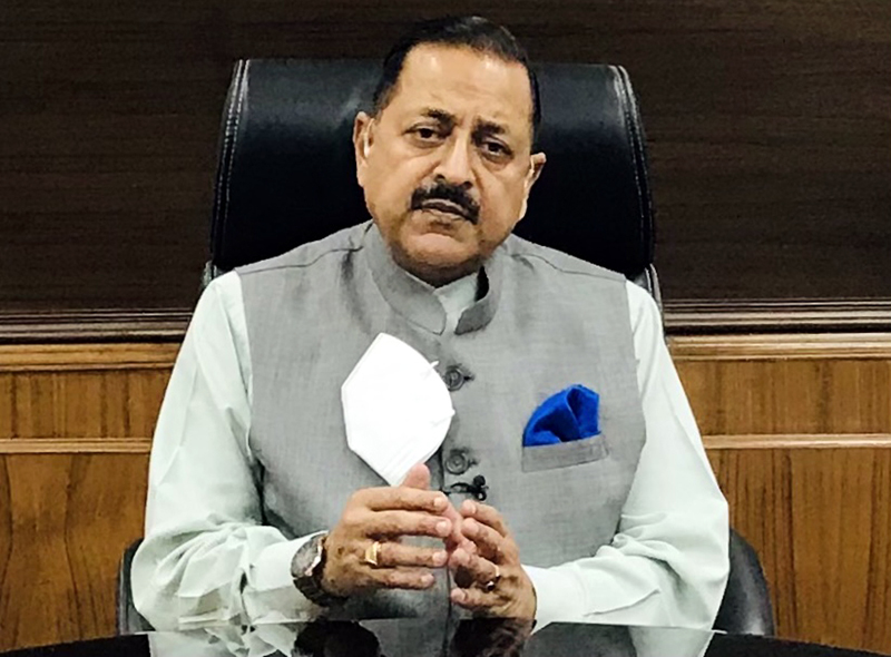 Union Minister Dr. Jitendra Singh briefing about some major Government decisions for the benefit of pensioners, at New Delhi. Union Minister Dr. Jitendra Singh briefing about some major Government decisions for the benefit of pensioners, at New Delhi.