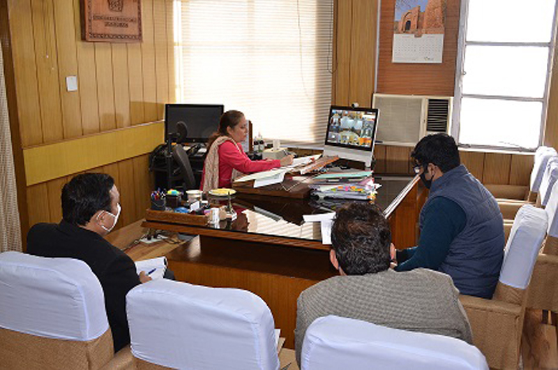 Secy RDD, Sheetal Nanda reviewing progress on 14th FC works at a meeting in Jammu. Secy RDD, Sheetal Nanda reviewing progress on 14th FC works at a meeting in Jammu.