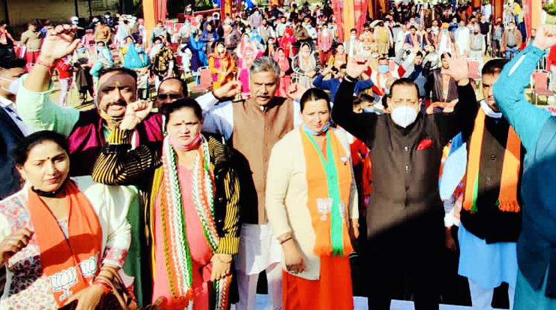 Union Minister Dr. Jitendra Singh during the District Development Council election campaign in Marh and suburban areas of district Jammu, on Wednesday. Union Minister Dr. Jitendra Singh during the District Development Council election campaign in Marh and suburban areas of district Jammu, on Wednesday.