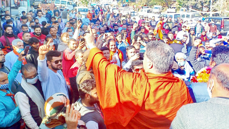 BJP president, Ravinder Raina addressing a rally at Billawar on Wednesday. — Excelsior/Madan BJP president, Ravinder Raina addressing a rally at Billawar on Wednesday. — Excelsior/Madan