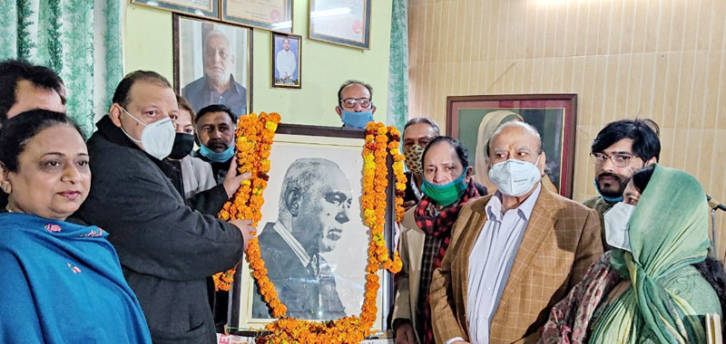NC Provincial President Devender Singh Rana and other leaders paying tributes to Sheikh Abdullah. NC Provincial President Devender Singh Rana and other leaders paying tributes to Sheikh Abdullah.