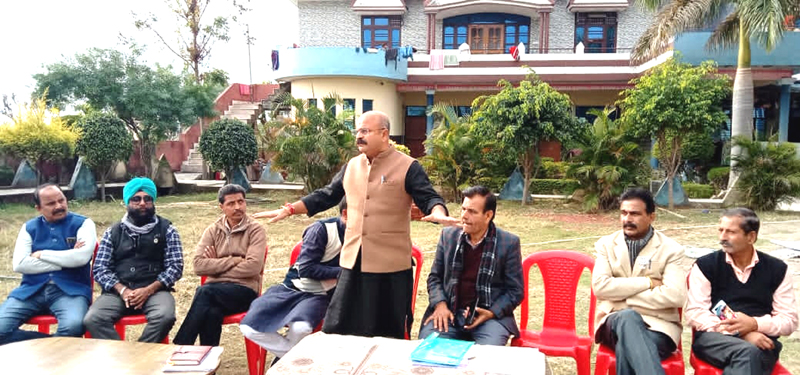 BJP vice president, Yudhvir Sethi during a party meeting in Kathua on Saturday. -Excelsior/Pardeep BJP vice president, Yudhvir Sethi during a party meeting in Kathua on Saturday. -Excelsior/Pardeep