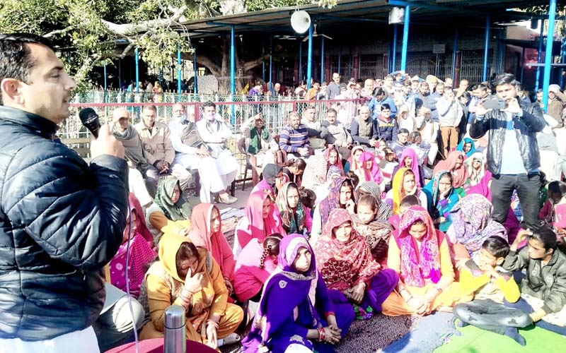 R S Pathania addressing public gathering in Majalta. R S Pathania addressing public gathering in Majalta.