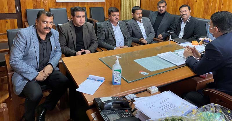 Office bearers of JCCI discussing issues of traders with Commissioner State Taxes Deptt in Jammu on Thursday. Office bearers of JCCI discussing issues of traders with Commissioner State Taxes Deptt in Jammu on Thursday.