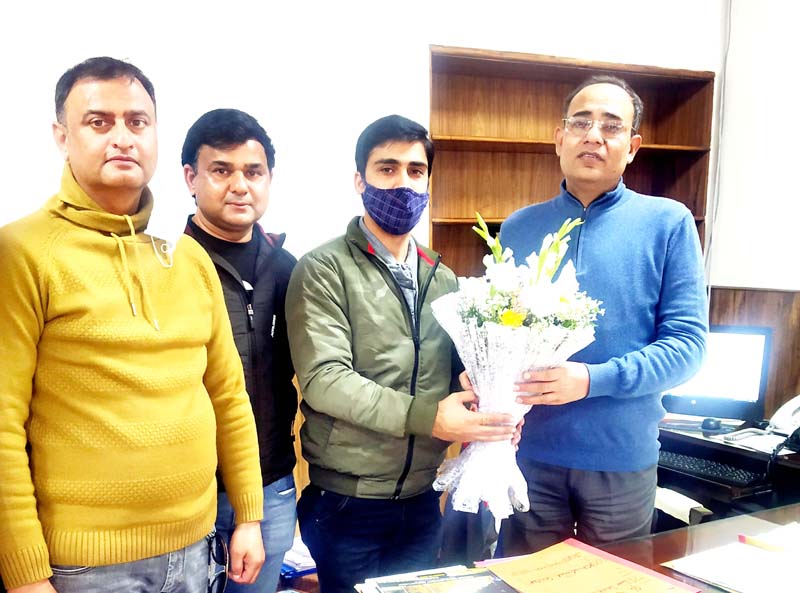 Members of JKEEGA delegation posing with Principal Secretary PDD Rohit Kansal in Jammu. Members of JKEEGA delegation posing with Principal Secretary PDD Rohit Kansal in Jammu.