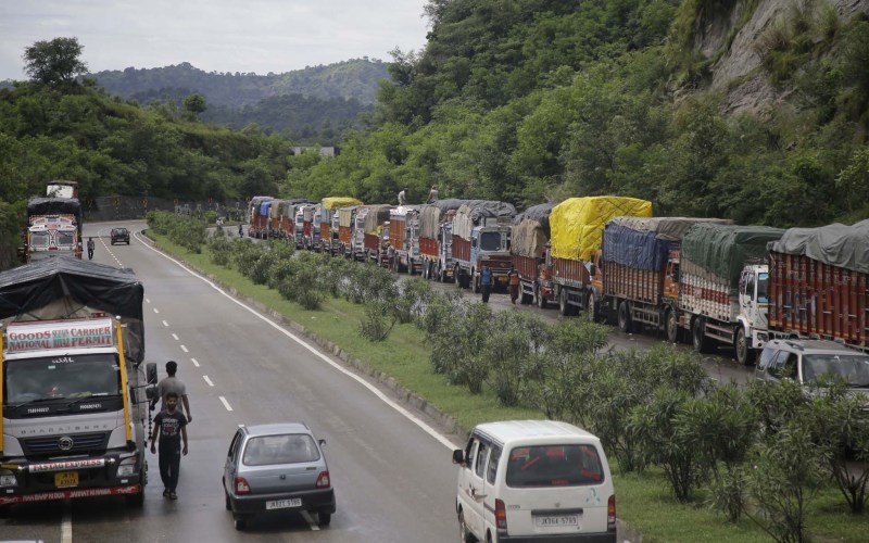 stranded-trucks-on-Highway-02
