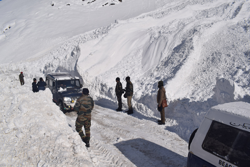 Vehicles plying on Srinagar-Leh NH. —Excelsior/Shakeel Vehicles plying on Srinagar-Leh NH. —Excelsior/Shakeel