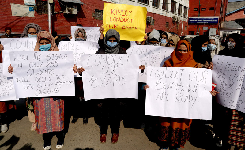 Paramedical students protesting in Srinagar. —Excelsior/Shakeel Paramedical students protesting in Srinagar. —Excelsior/Shakeel