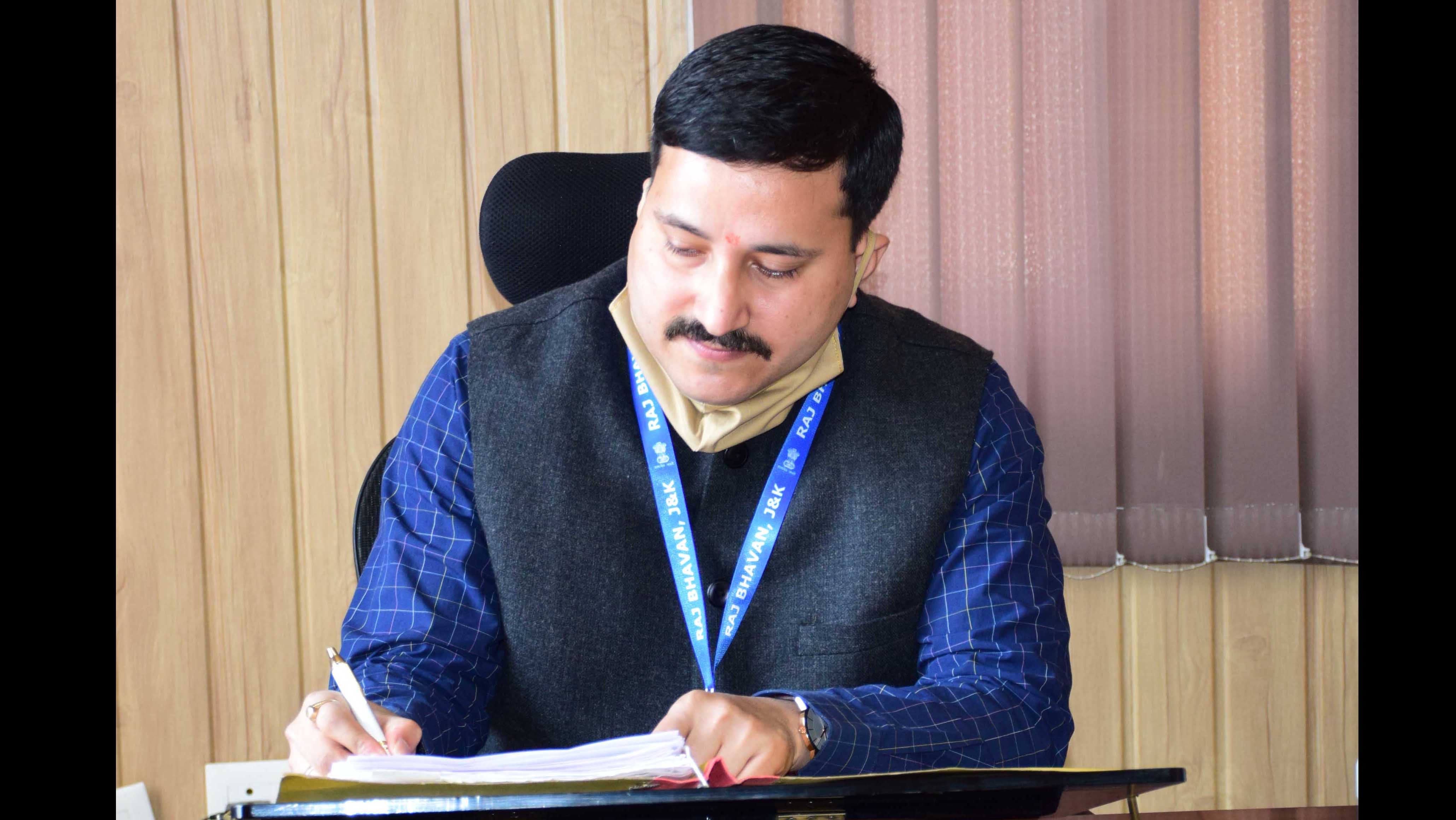 Rahul Pandey assumes Dir Information’s charge-1