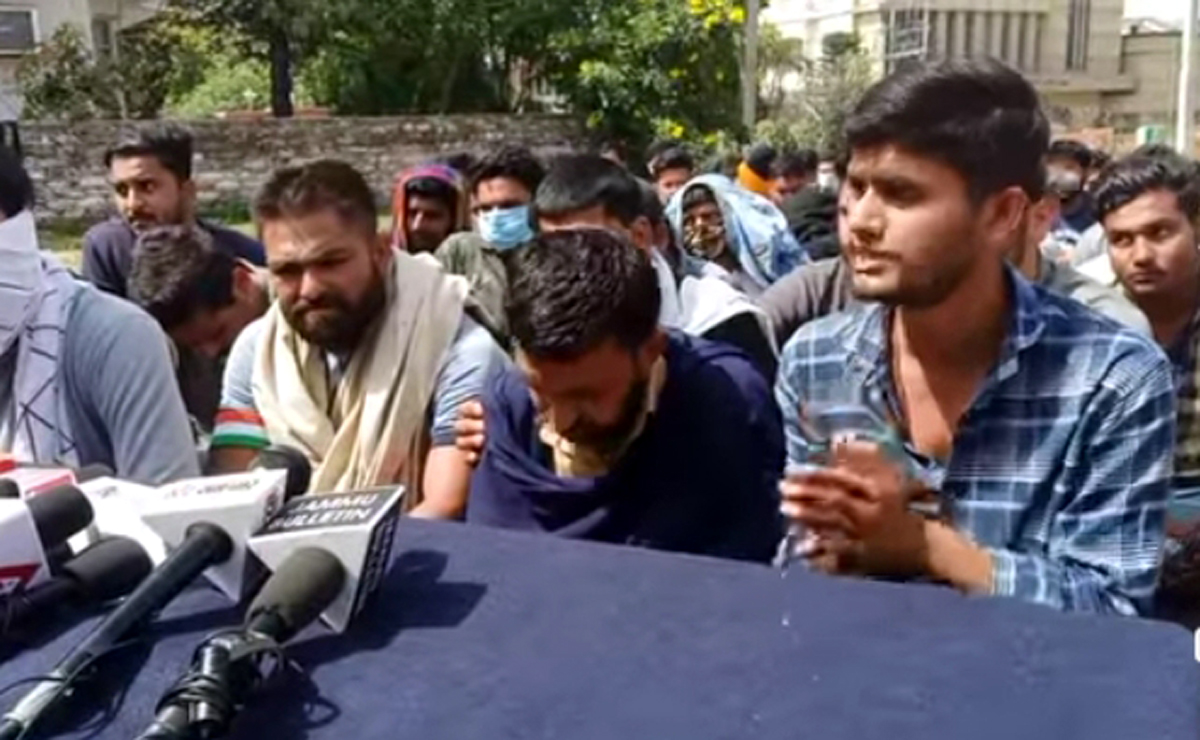 CISF and BSF aspirants talking to media persons at Jammu on Friday. CISF and BSF aspirants talking to media persons at Jammu on Friday.
