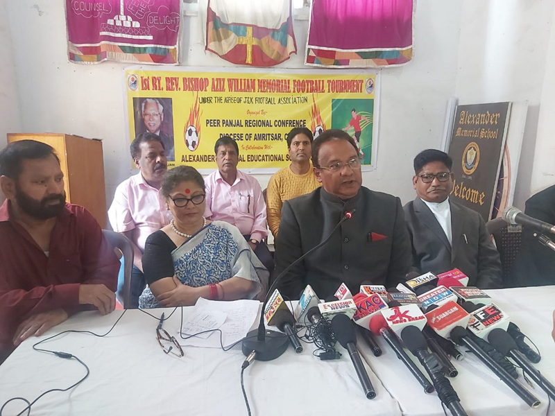 Johnny William, former IGP addressing a press conference at Jammu on Saturday. Johnny William, former IGP addressing a press conference at Jammu on Saturday.