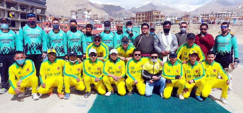 Players posing for group photo before the inaugural match at NDS Ground Leh on Thursday. -Excelsior/Morup Stanzin Players posing for group photo before the inaugural match at NDS Ground Leh on Thursday. -Excelsior/Morup Stanzin
