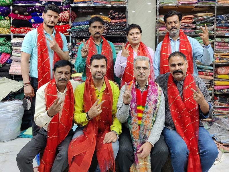 Newly elected team of Gali Khilonia Traders Association posing for a group photograph. Newly elected team of Gali Khilonia Traders Association posing for a group photograph.
