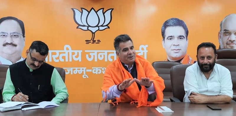 BJP J&K President, Ravinder Raina at a meeting at BJP Headquarter, Trikuta Nagar on Monday. —Excelsior/Rakesh BJP J&K President, Ravinder Raina at a meeting at BJP Headquarter, Trikuta Nagar on Monday. —Excelsior/Rakesh