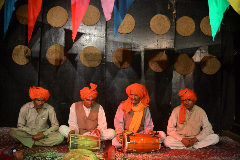 Rasal Singh & Party singing ‘Ritadiyaan’ during a show organized by Natrang Jammu. Rasal Singh & Party singing ‘Ritadiyaan’ during a show organized by Natrang Jammu.