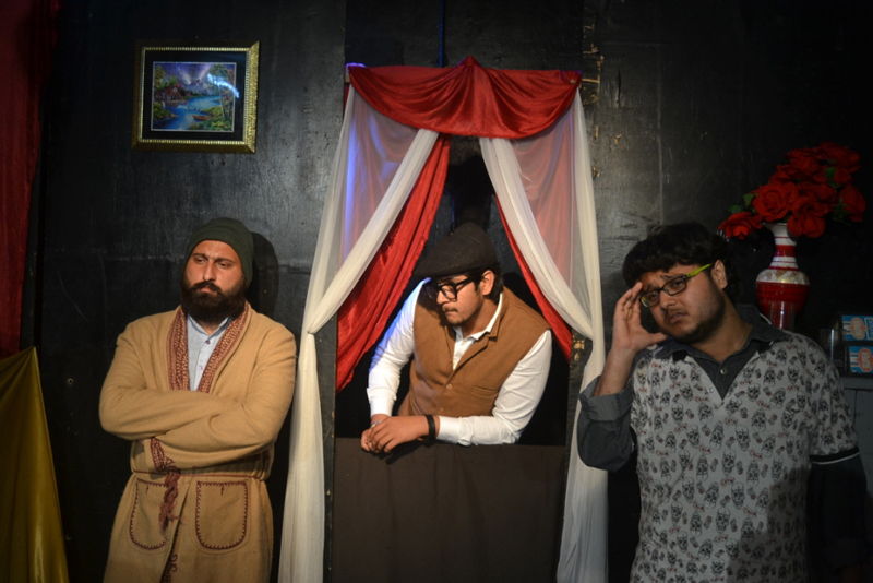 A still from Hindi play ‘Aadhi Raat Ke Baad’ staged by ‘Natrang’ at Jammu on Sunday. A still from Hindi play ‘Aadhi Raat Ke Baad’ staged by ‘Natrang’ at Jammu on Sunday.