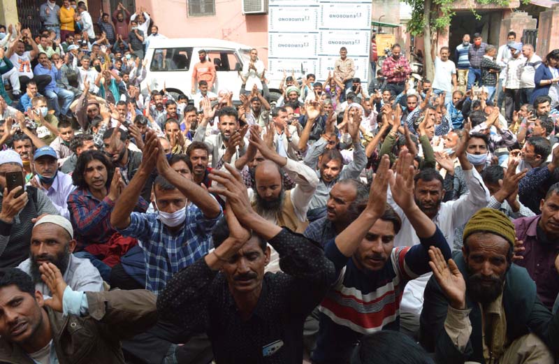 PHE daily wagers, land donors and ITI trained workers, staging protest at B C Road PHE Complex in Jammu on Monday. —Excelsior/ Rakesh PHE daily wagers, land donors and ITI trained workers, staging protest at B C Road PHE Complex in Jammu on Monday. —Excelsior/ Rakesh