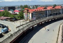 10 die, 1533 test +ve in Valley Aerial view of deserted Lal Chowk during Corona curfew in Srinagar on Sunday. —Excelsior/Shakeel