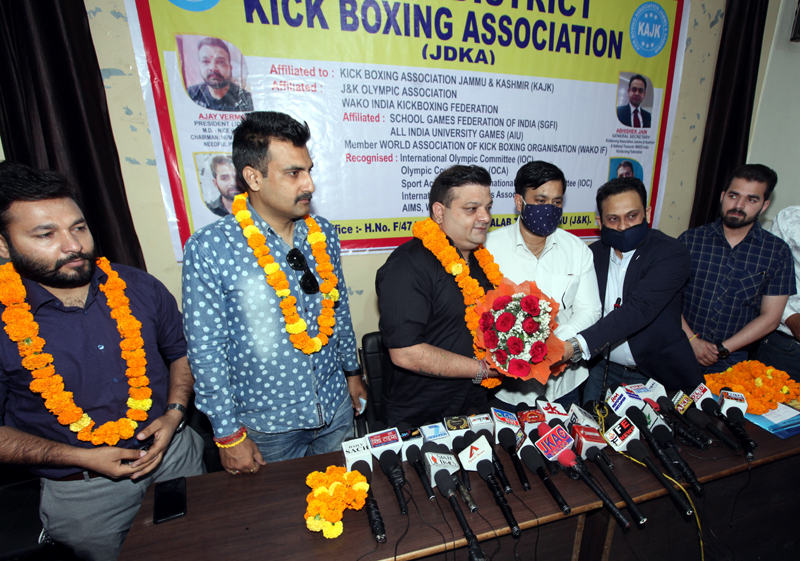 Newly elected office bearers of JDKA being presented bouquet at Jammu. —Excelsior/ Rakesh Newly elected office bearers of JDKA being presented bouquet at Jammu. —Excelsior/ Rakesh