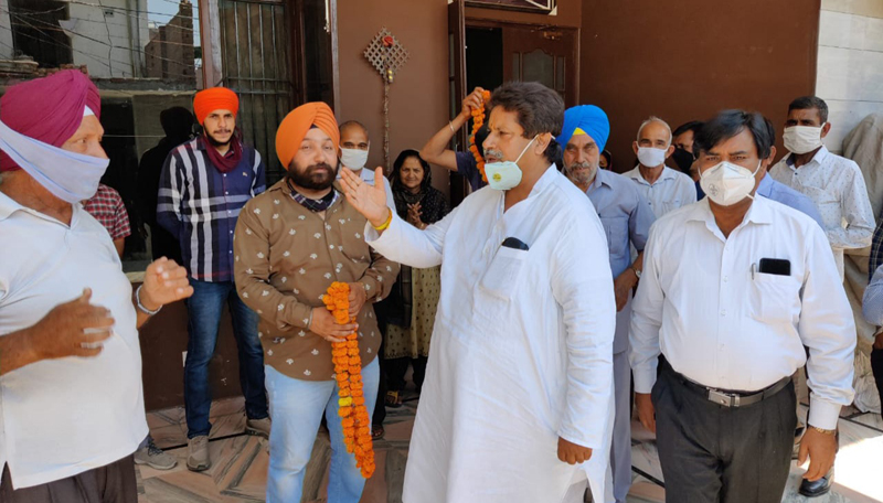 PCC leader Raman Bhalla interacting with people in Jammu on Thursday. PCC leader Raman Bhalla interacting with people in Jammu on Thursday.