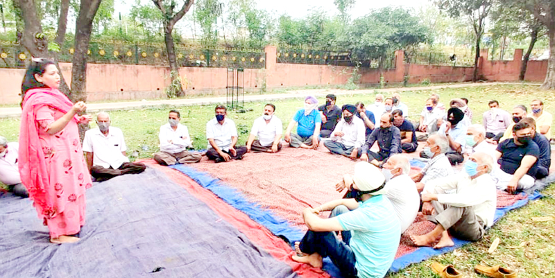Apni Party leader Namrta Sharma addressing a public meeting at Sainik Colony, Jammu. Apni Party leader Namrta Sharma addressing a public meeting at Sainik Colony, Jammu.