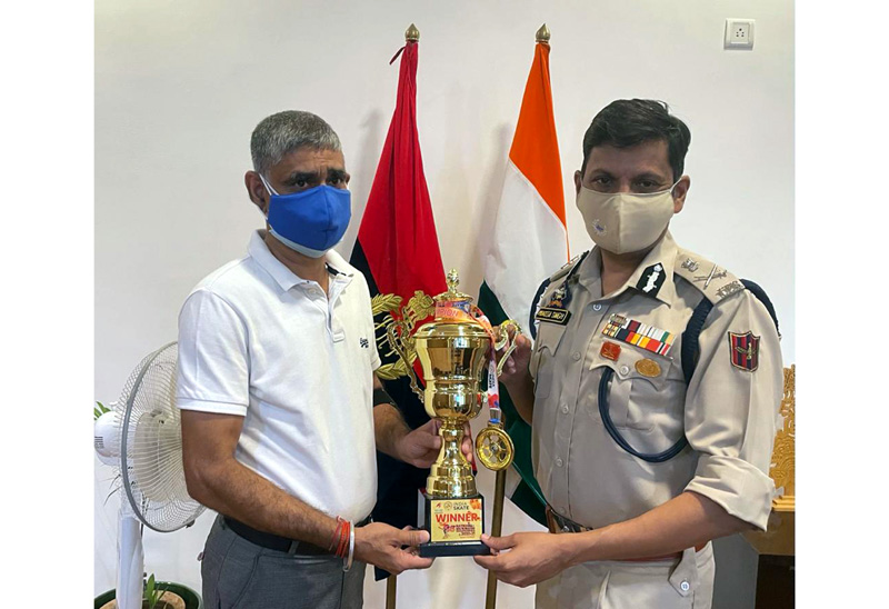 ADGP Mukesh Singh felicitating Inspector Rajesh Anand. ADGP Mukesh Singh felicitating Inspector Rajesh Anand.