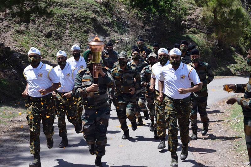 Army personnel of Bhimber Gali Brigade carrying Victory Flame. Army personnel of Bhimber Gali Brigade carrying Victory Flame.