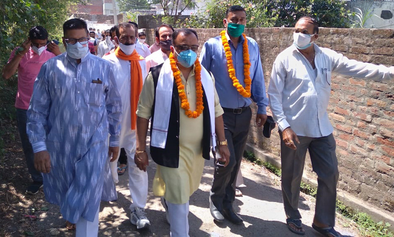 Former MLC and BJP secretary, during his visit to Deeli on Saturday. Former MLC and BJP secretary, during his visit to Deeli on Saturday.