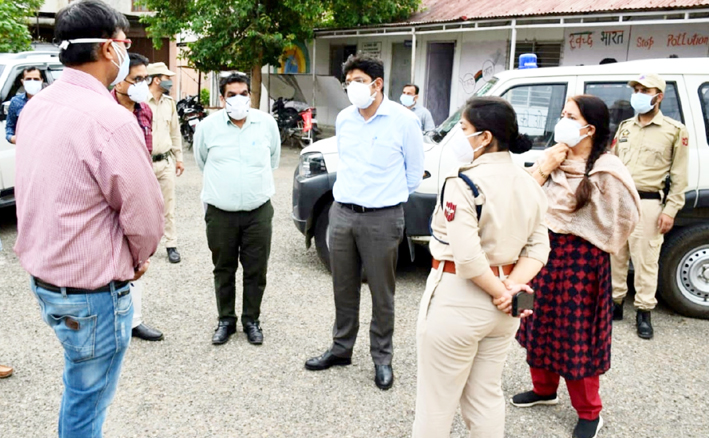 Div Com during visit to Covid Care Centre in Udhampur. Div Com during visit to Covid Care Centre in Udhampur.