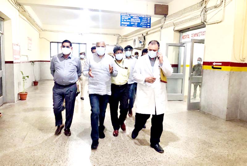 BJP leaders during their visit to GMC Jammu on Saturday. BJP leaders during their visit to GMC Jammu on Saturday.