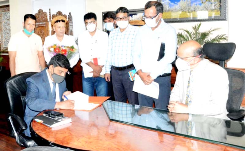 Dr Arun K Mehta taking over charge of CS on Monday. Dr Arun K Mehta taking over charge of CS on Monday.