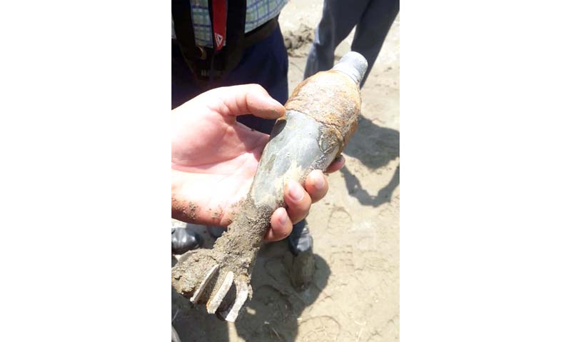 A live mortar shell recovered in border belt of Samba on Saturday night. -Excelsior/Nischant A live mortar shell recovered in border belt of Samba on Saturday night. -Excelsior/Nischant