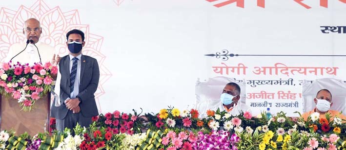 President Ram Nath Kovind addressing a gathering at Paraunkh in UP. President Ram Nath Kovind addressing a gathering at Paraunkh in UP.