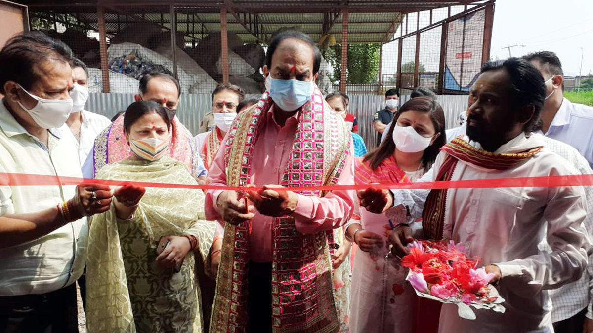 Chairman JKPCC Suresh Chugh inaugurating Organic Waste Converter at MC Katra on Saturday. Chairman JKPCC Suresh Chugh inaugurating Organic Waste Converter at MC Katra on Saturday.