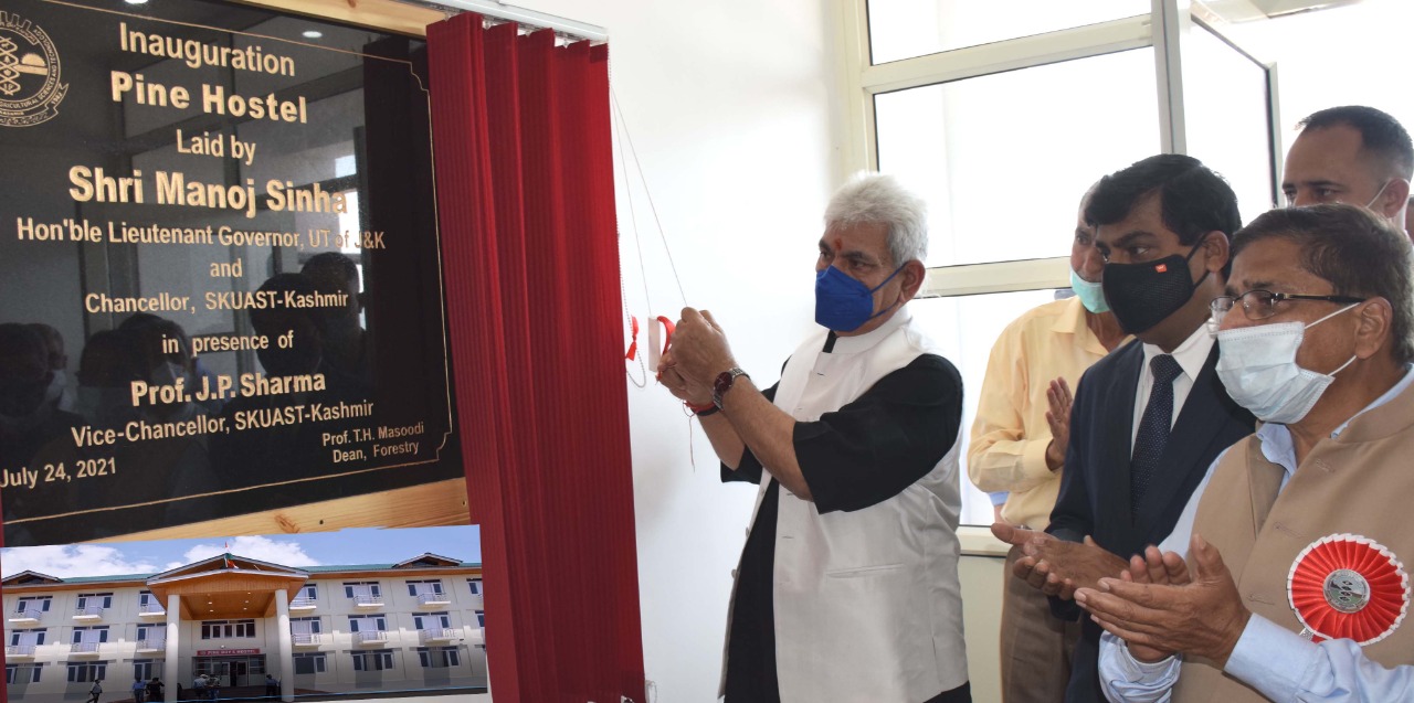 Lt Governor during his visit to SKUAST-Kashmir campus, Benhama Ganderbal (3)