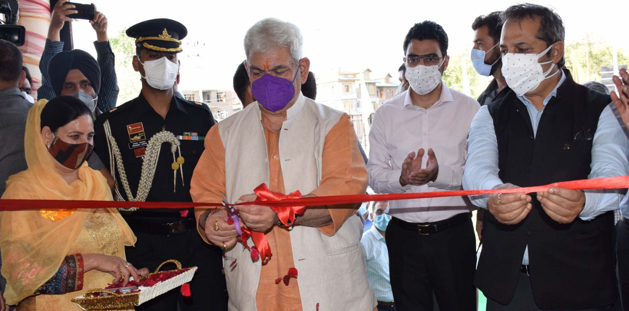 Lt Governor inaugurates World Bank funded Rs 4.35 cr Showroom cum Interpretation Centre at Govt. Woollen Mill, Bemina (2)