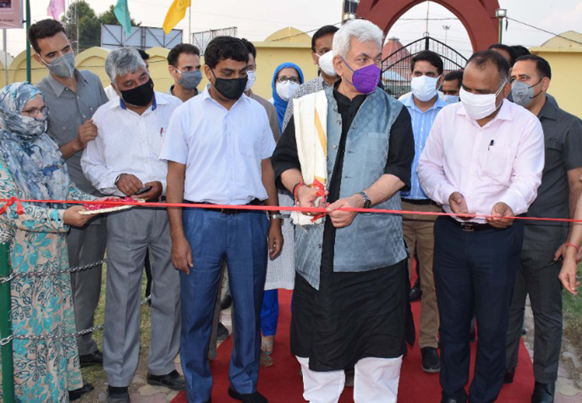 Lieutenant Governor Manoj Sinha inaugurating Craft Mela at Kashmir Haat on Saturday. Lieutenant Governor Manoj Sinha inaugurating Craft Mela at Kashmir Haat on Saturday.