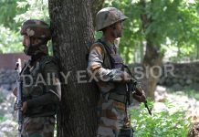 Security forces during encounter at Shokbaba forests in Bandipora district on Saturday. -Excelsior/Aabid Nabi
