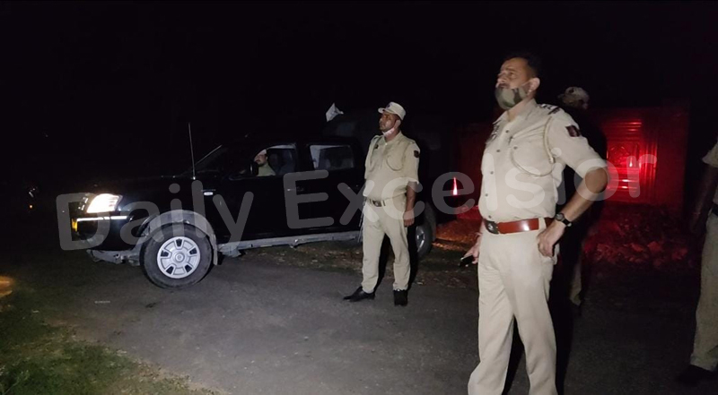 Police maintaining high alert at Ghagwal after movement of drone on Thursday night. — Excelsior/Nischant Police maintaining high alert at Ghagwal after movement of drone on Thursday night. — Excelsior/Nischant