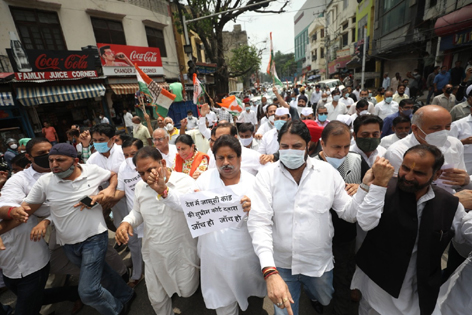 Congress leaders and activists staging protest in Jammu on Thursday. -Excelsior/Rakesh Congress leaders and activists staging protest in Jammu on Thursday. -Excelsior/Rakesh