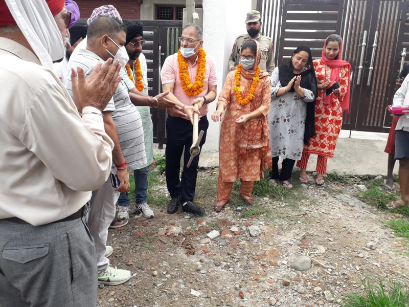 Former Deputy Chief Minister Kavinder Gupta kick starting development work at Dashmesh Nagar Digiana on Monday. Former Deputy Chief Minister Kavinder Gupta kick starting development work at Dashmesh Nagar Digiana on Monday.