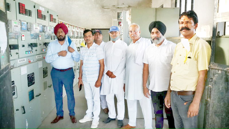 DDC Member Suchetgarh, Taranjit Singh Tony along with others after launching bifurcation of power lines in villages of Suchetgarh. DDC Member Suchetgarh, Taranjit Singh Tony along with others after launching bifurcation of power lines in villages of Suchetgarh.