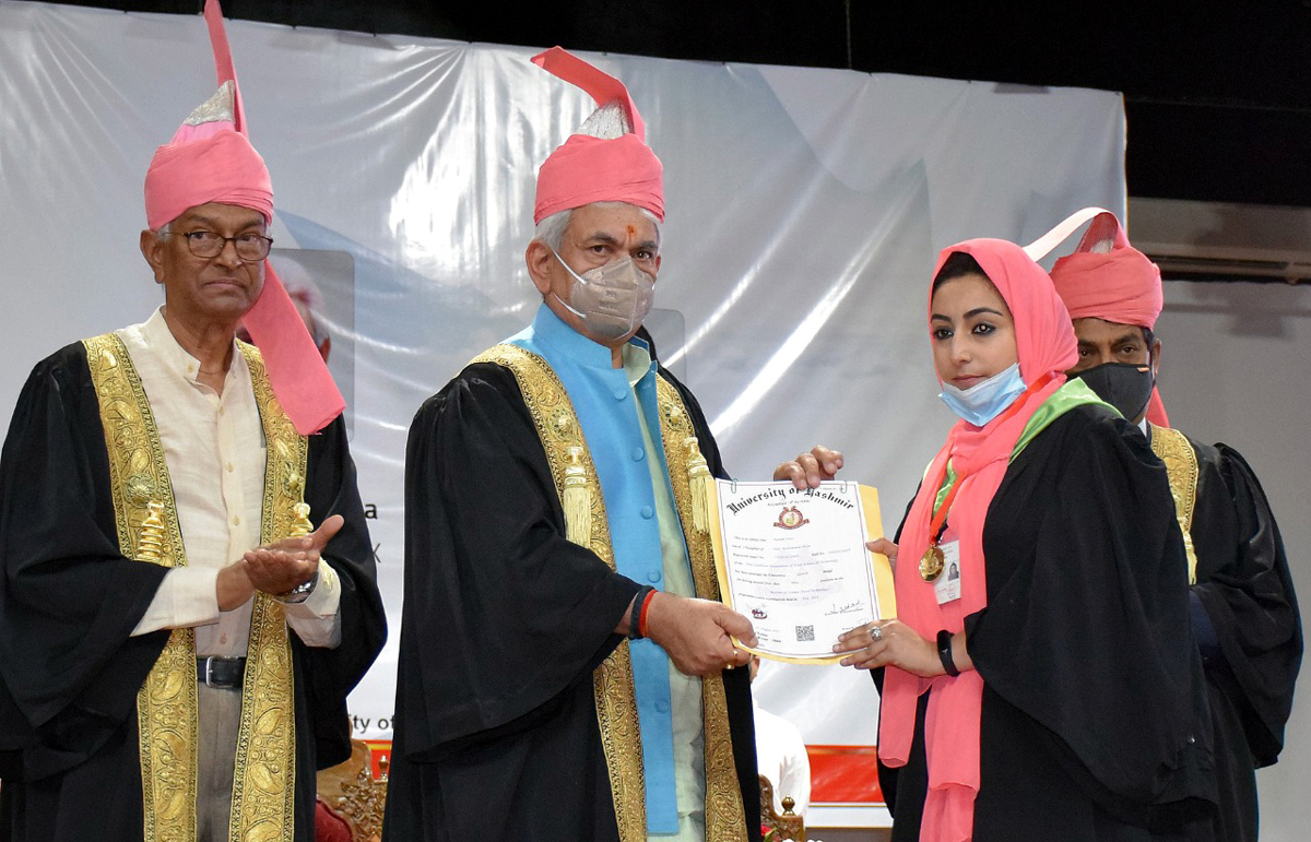 Lieutenant Governor Manoj Sinha presenting certificate to a student during special convocation of Kashmir University on Wednesday. Lieutenant Governor Manoj Sinha presenting certificate to a student during special convocation of Kashmir University on Wednesday.