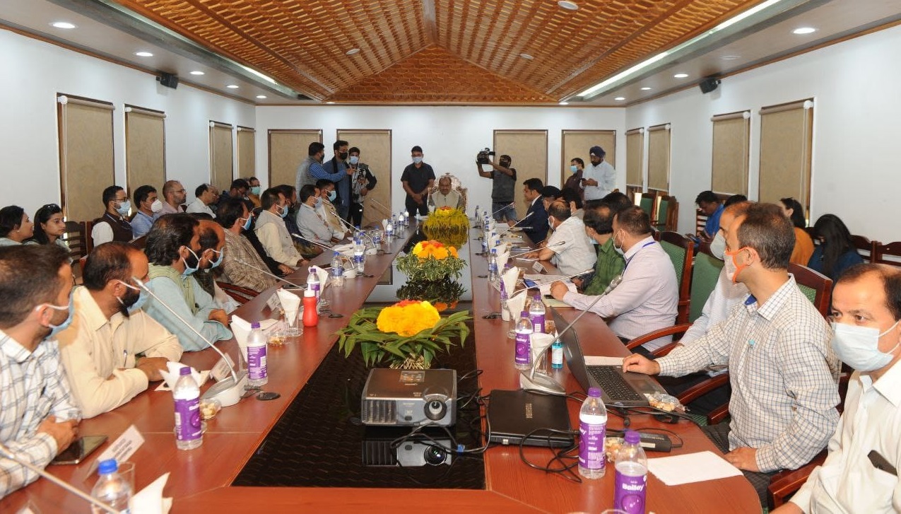 Lok Sabha Speaker meets representatives of local bodies in Anantnag-30-2