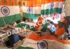 Shopkeeper arranges tricolors ahead of Independence Day in Jammu. —Excelsior/Rakesh