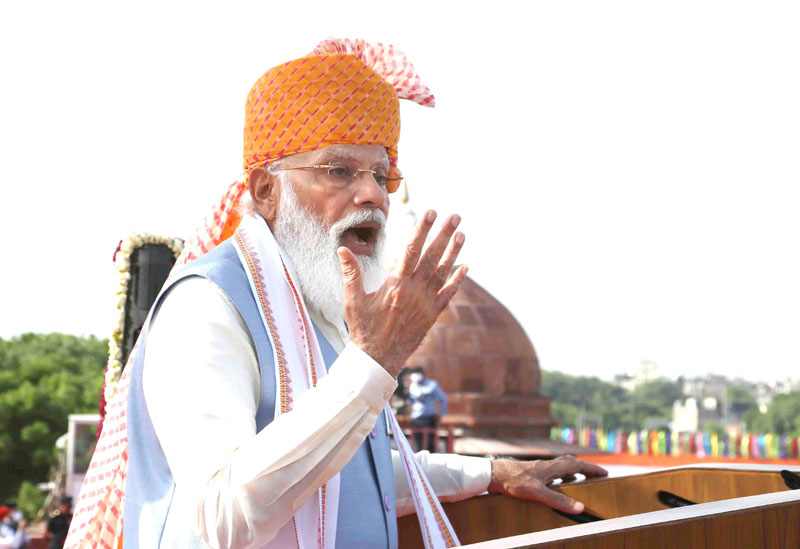 Prime Minister Narendra Modi addressing the nation from the ramparts of the Red Fort on the occasion of the 75th Independence Day in New Delhi on Sunday. (UNI) Prime Minister Narendra Modi addressing the nation from the ramparts of the Red Fort on the occasion of the 75th Independence Day in New Delhi on Sunday. (UNI)