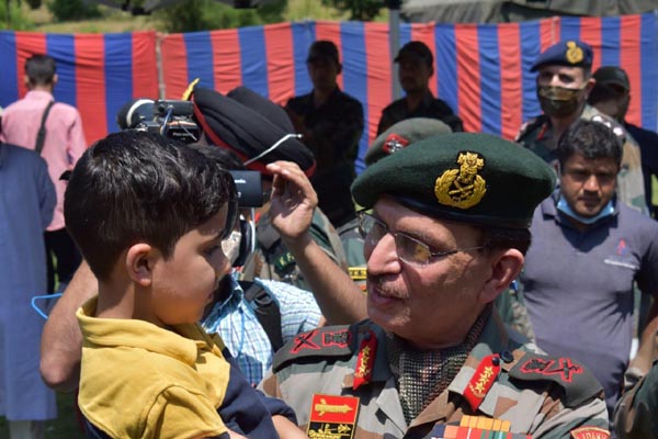 GOC-in-C Northern Command Lt Gen Yogesh Kumar Joshi during interaction with 23 men and their families at Manasbal Lake Park in Ganderbal on Monday. GOC-in-C Northern Command Lt Gen Yogesh Kumar Joshi during interaction with 23 men and their families at Manasbal Lake Park in Ganderbal on Monday.