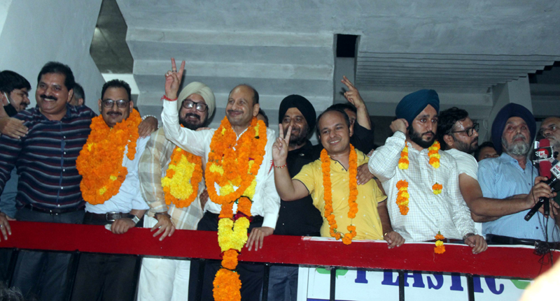 New elected team of J&K High Court Bar Association Jammu showing victory sign. — Excelsior/Rakesh New elected team of J&K High Court Bar Association Jammu showing victory sign. — Excelsior/Rakesh
