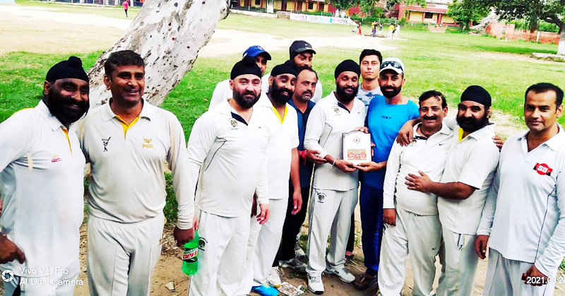 Winning team posing for a group photograph at Akhnoor on Thursday. Winning team posing for a group photograph at Akhnoor on Thursday.